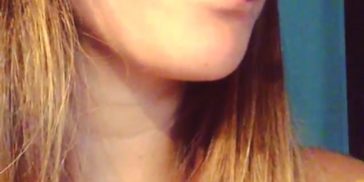 Blanca Suárez probando el yogur de Moncedillo Blanca Suárez probando el yogur de Moncedillo